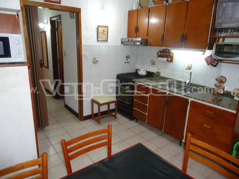 Alquilo Departamento Palmeras VII PB 2 en Villa Gesell zona Centro Comercial a 180 Mts de la Playa 