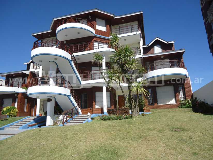 Alquilo Departamento Palmeras VII PB 2 en Villa Gesell zona Centro Comercial a 180 Mts de la Playa 