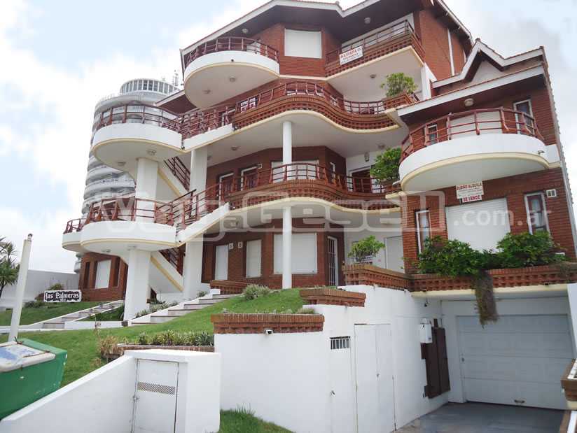 Alquilo Duplex Palmeras VIII 8 en Villa Gesell zona Centro Comercial a 10 Mts de la Playa 