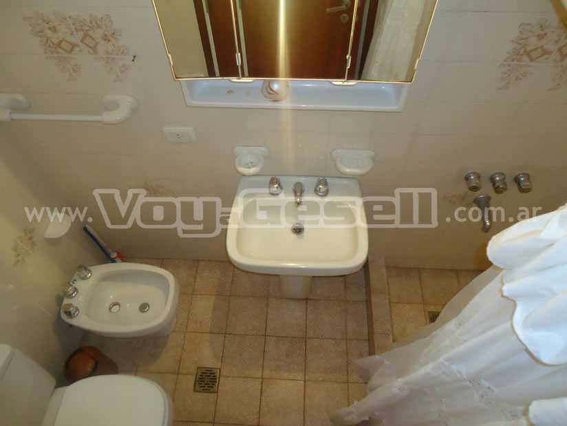 Alquilo Duplex Palmeras VIII 8 en Villa Gesell zona Centro Comercial a 10 Mts de la Playa