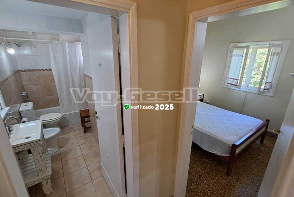 Alquilo Casa Pamela en Villa Gesell zona Centro a 650 Mts de la Playa 