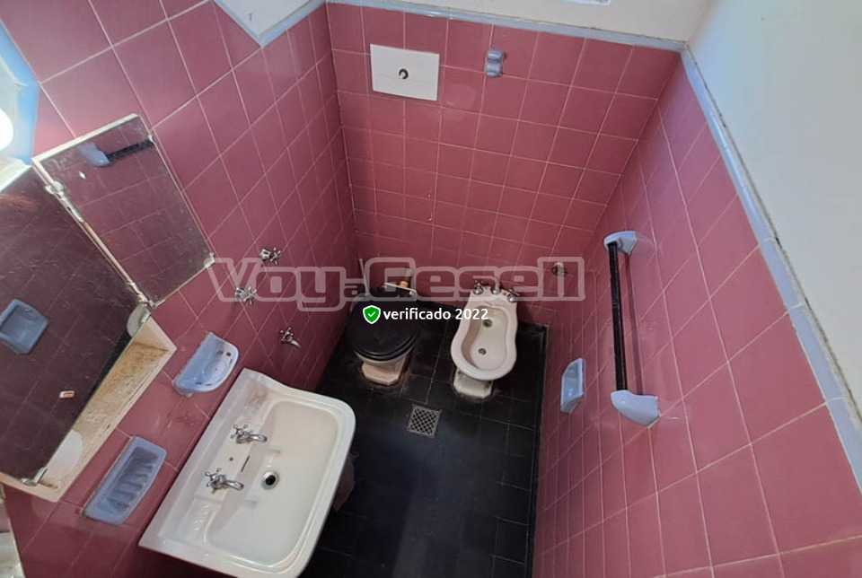 Alquilo Casa Parretta en Villa Gesell zona Centro a 1200 mts de la Playa BaÃ±o Completo