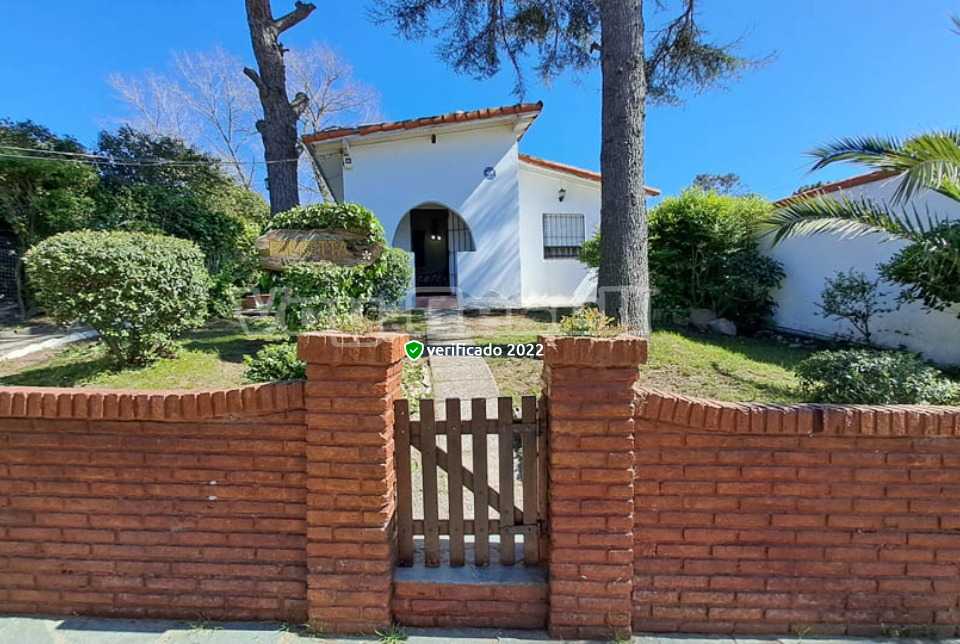 Alquilo Casa Parretta en Villa Gesell zona Centro a 1200 mts de la Playa Frente