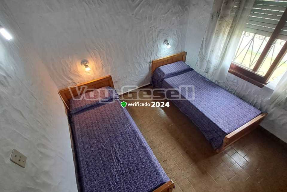 Alquilo Chalet Pelusita en Villa Gesell zona Sur a 1100 mts de la Playa