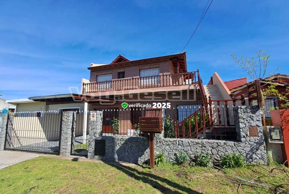 Piedra Azul 2: Departamento en Villa Gesell zona Centro