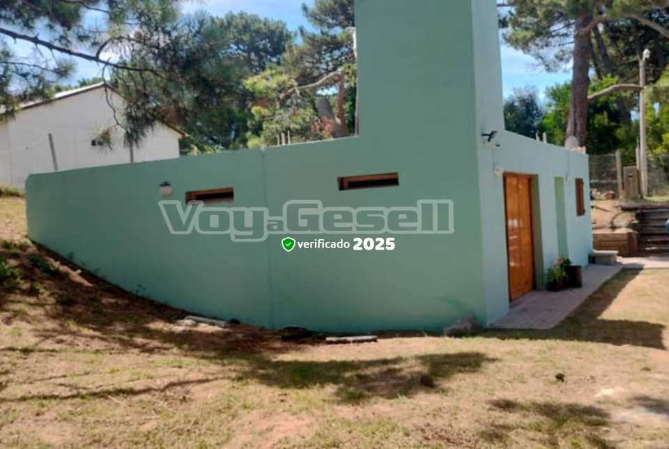 Alquilo Casa Placida en Villa Gesell zona Centro a 2800 Mts de la Playa 