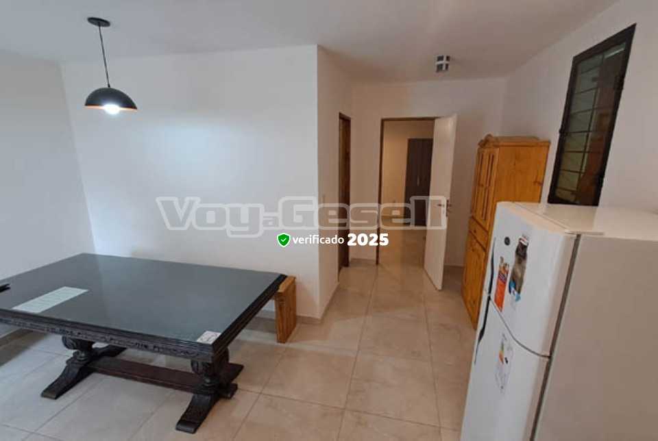 Alquilo Casa Placida en Villa Gesell zona Centro a 2800 Mts de la Playa 