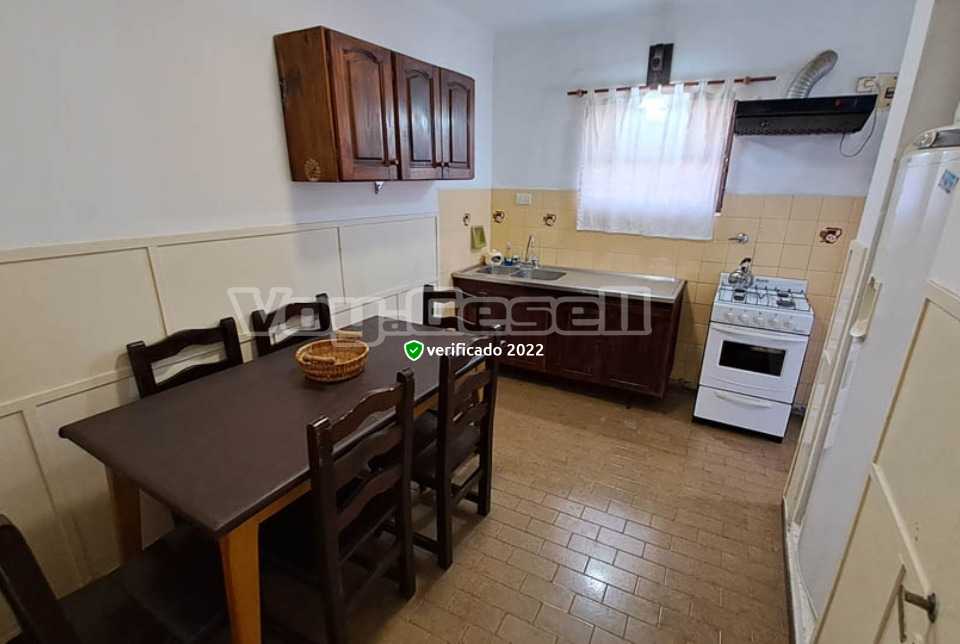 Alquilo Casa Por Fin en Villa Gesell zona Centro Comercial a 500 Mts de la Playa