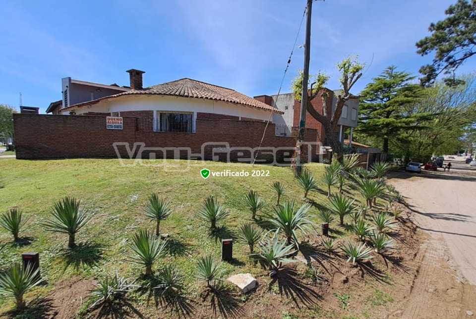Alquilo Casa Por Fin en Villa Gesell zona Centro Comercial a 500 Mts de la Playa Frente