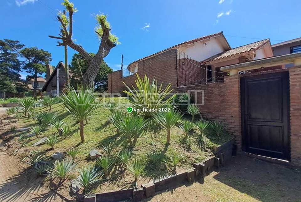 Alquilo Casa Por Fin en Villa Gesell zona Centro Comercial a 500 Mts de la Playa Frente Ingreso