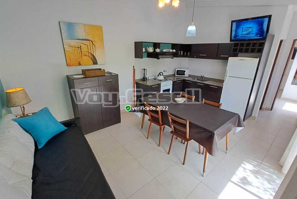 Alquilo Departamento Pucara Depto 2 en Villa Gesell zona Sur a 200 Mts de la Playa Cocina Comedor