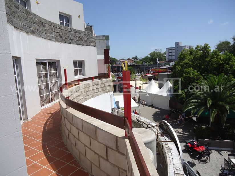 Alquilo Departamento Punto Plaza en Villa Gesell zona Centro Comercial a 300 Mts de la Playa