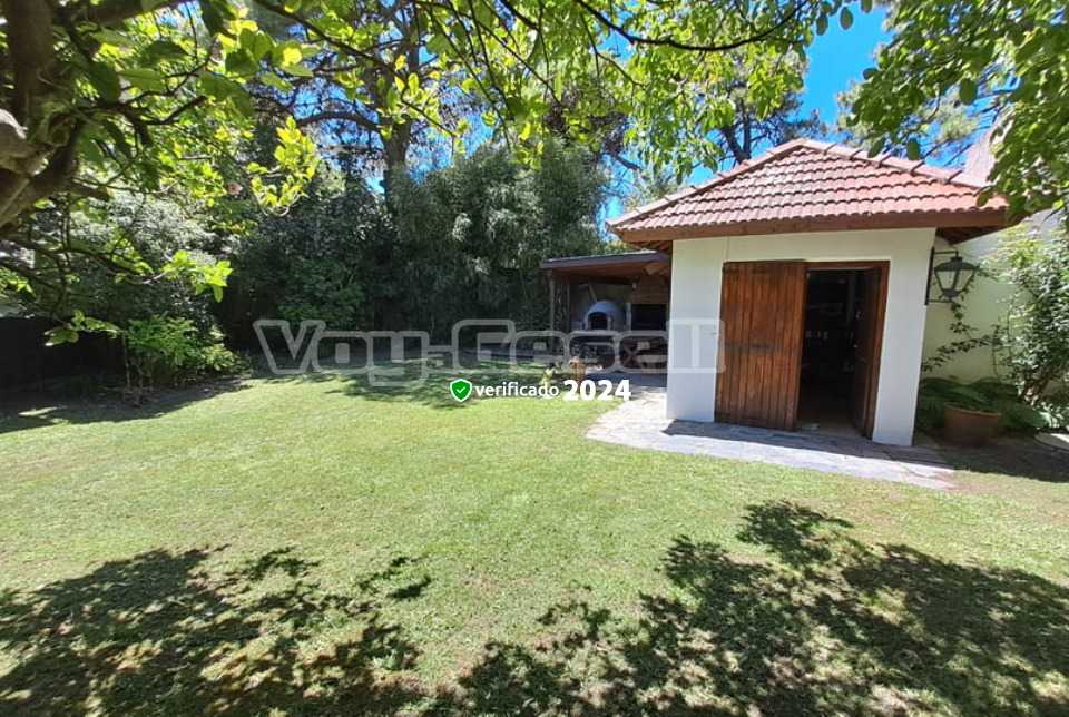 Alquilo Duplex Quito 1 en Villa Gesell zona Centro a 500 Mts de la Playa 