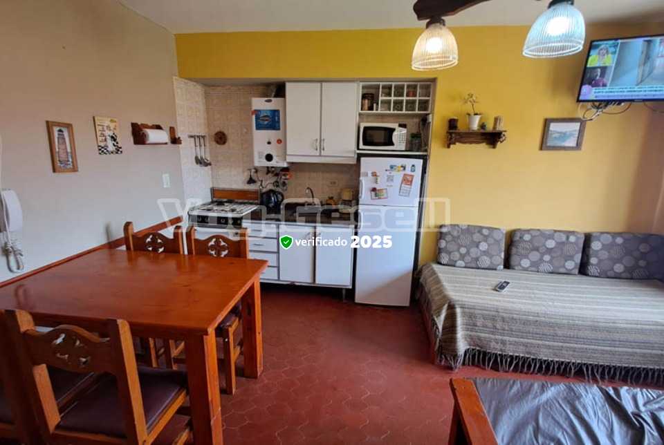 Alquilo Departamento Rambla 2 en Villa Gesell zona Sur a 100 Mts de la Playa Cocina comedor