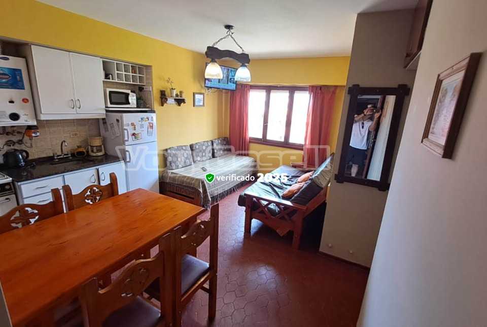 Alquilo Departamento Rambla 2 en Villa Gesell zona Sur a 100 Mts de la Playa Cocina - comedor - estar