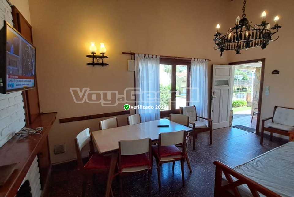 Alquilo Casa Raquelita en Villa Gesell zona Centro a 100 Mts de la Playa 