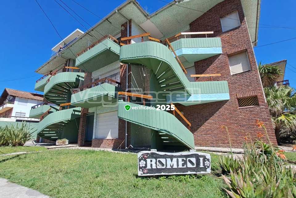 Alquilo Departamento Romeo I depto 5 en Villa Gesell zona Centro Comercial a 180 mts de la Playa 