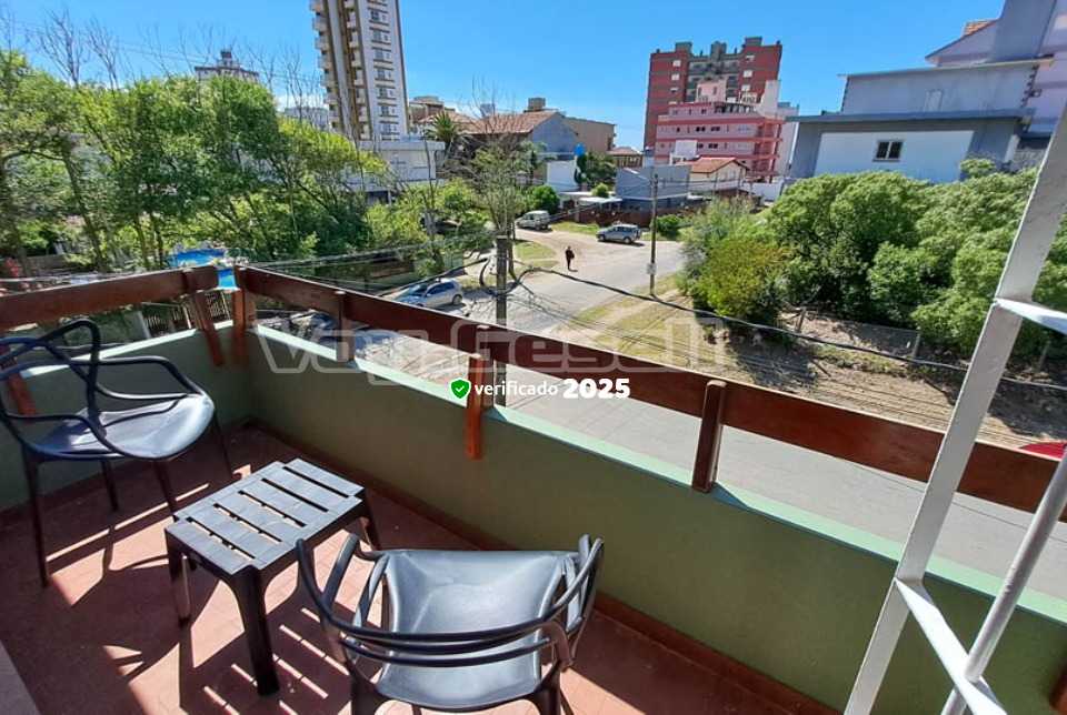 Alquilo Departamento Romeo I depto 5 en Villa Gesell zona Centro Comercial a 180 mts de la Playa 