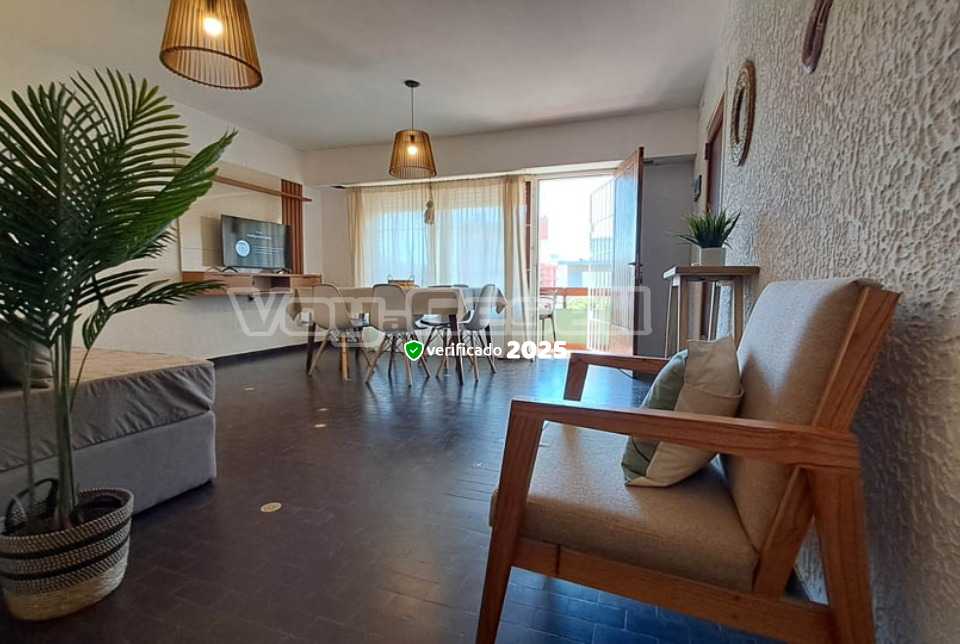 Alquilo Departamento Romeo I depto 5 en Villa Gesell zona Centro Comercial a 180 mts de la Playa 