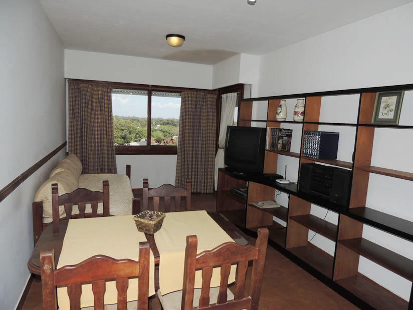 Alquilo Departamento Romeo IV 11 en Villa Gesell zona Barrio Norte a 200 mts de la Playa