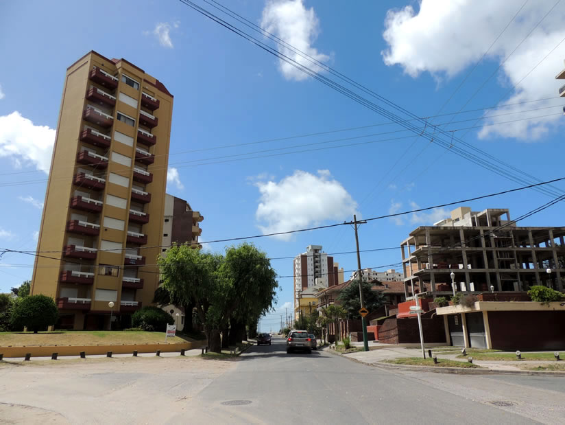 Alquilo Departamento Romeo IV 11 en Villa Gesell zona Barrio Norte a 200 mts de la Playa