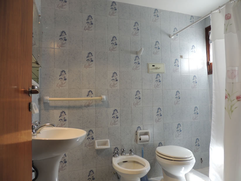 Alquilo Departamento Romeo IV 11 en Villa Gesell zona Barrio Norte a 200 mts de la Playa