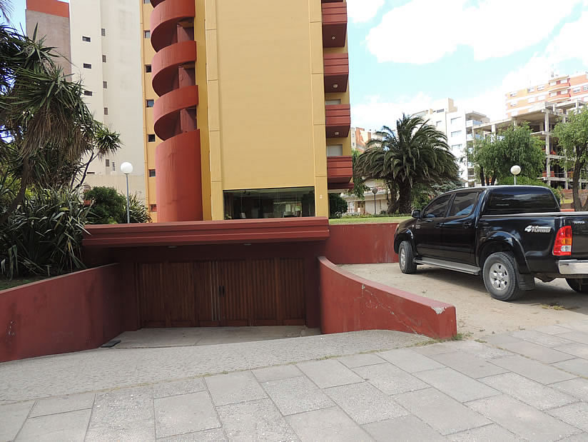 Alquilo Departamento Romeo IV 11 en Villa Gesell zona Barrio Norte a 200 mts de la Playa