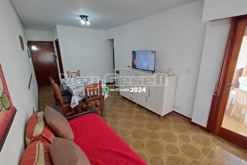 Alquilo Departamento Romeo IV 5C en Villa Gesell zona Barrio Norte a 240 Mts de la Playa 