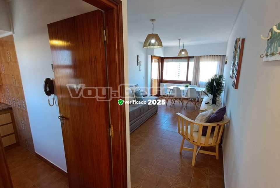 Alquilo Departamento Romeo IV 9C en Villa Gesell zona Centro a 260 mts de la Playa 