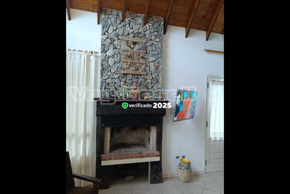 Alquilo Casa Ruka Tatelu en Villa Gesell zona Centro a 600 mts de la Playa 