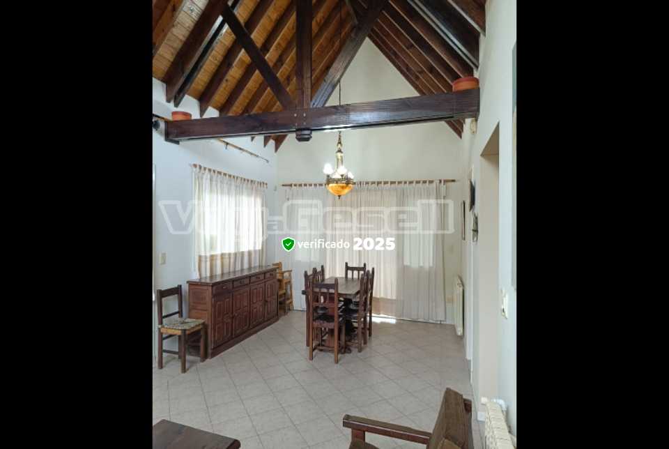 Alquilo Casa Ruka Tatelu en Villa Gesell zona Centro a 600 mts de la Playa