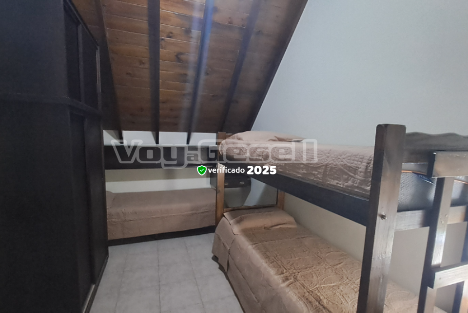 Alquilo Casa Ruka Tatelu en Villa Gesell zona Centro a 600 mts de la Playa