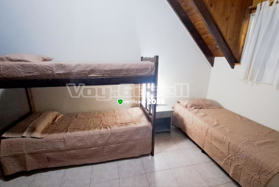 Alquilo Casa Ruka Tatelu en Villa Gesell zona Centro a 600 mts de la Playa