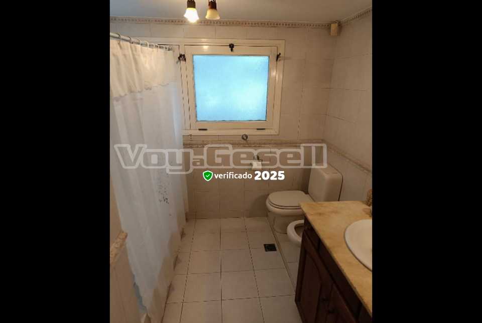 Alquilo Casa Ruka Tatelu en Villa Gesell zona Centro a 600 mts de la Playa