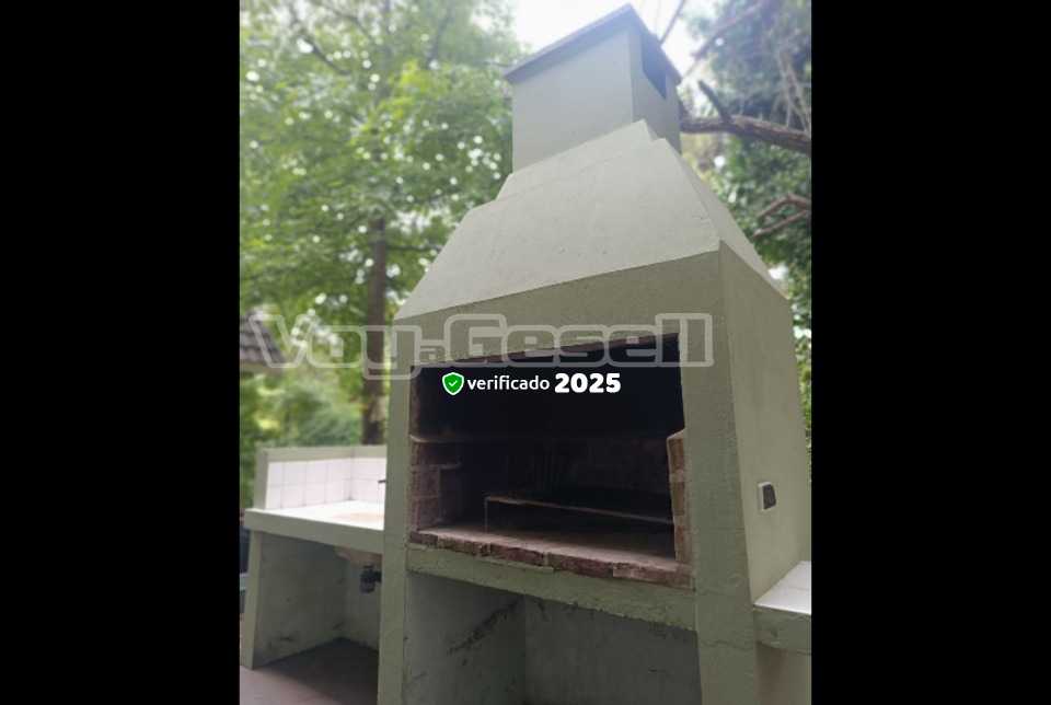 Alquilo Casa Ruka Tatelu en Villa Gesell zona Centro a 600 mts de la Playa