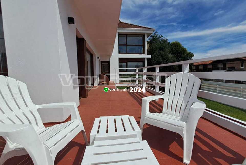 Alquilo Casa Vancri en Villa Gesell zona Centro Comercial a 200 Mts de la Playa 