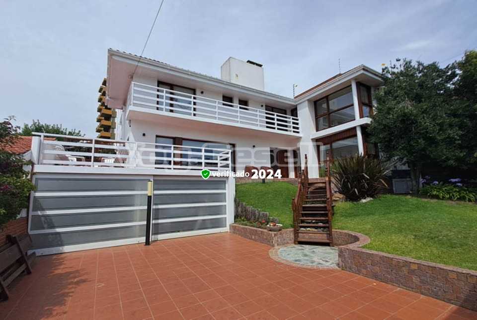 Vancri: Casa en Villa Gesell zona Centro Comercial