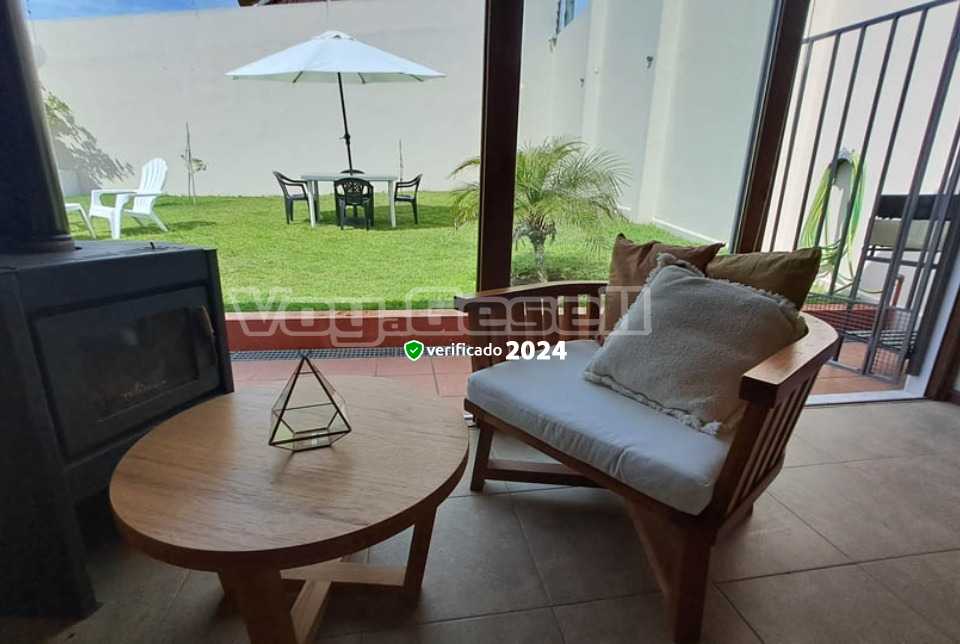 Alquilo Casa Vancri en Villa Gesell zona Centro Comercial a 200 Mts de la Playa