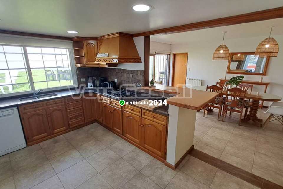 Alquilo Casa Vancri en Villa Gesell zona Centro Comercial a 200 Mts de la Playa