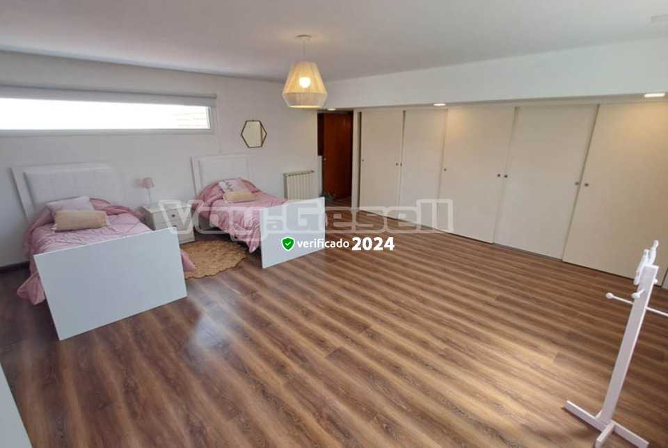 Alquilo Casa Vancri en Villa Gesell zona Centro Comercial a 200 Mts de la Playa