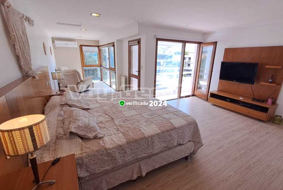 Alquilo Casa Vancri en Villa Gesell zona Centro Comercial a 200 Mts de la Playa