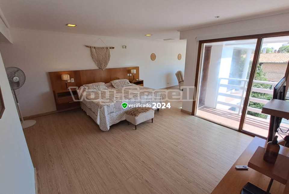 Alquilo Casa Vancri en Villa Gesell zona Centro Comercial a 200 Mts de la Playa