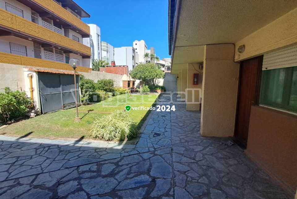 Alquilo Departamento Saint Germain en Villa Gesell zona Centro Comercial a 50 Mts de la Playa 