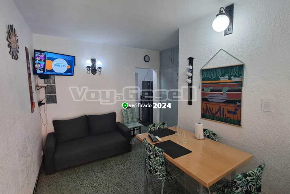 Alquilo Departamento Saint Germain en Villa Gesell zona Centro Comercial a 50 Mts de la Playa 