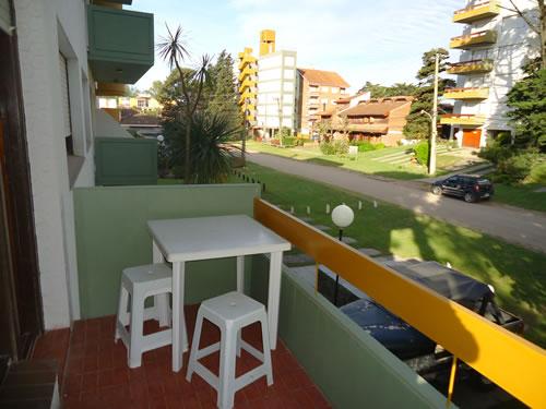 Alquilo Departamento San Carlos 1A  en Villa Gesell zona Centro a 200 Mts de la Playa 