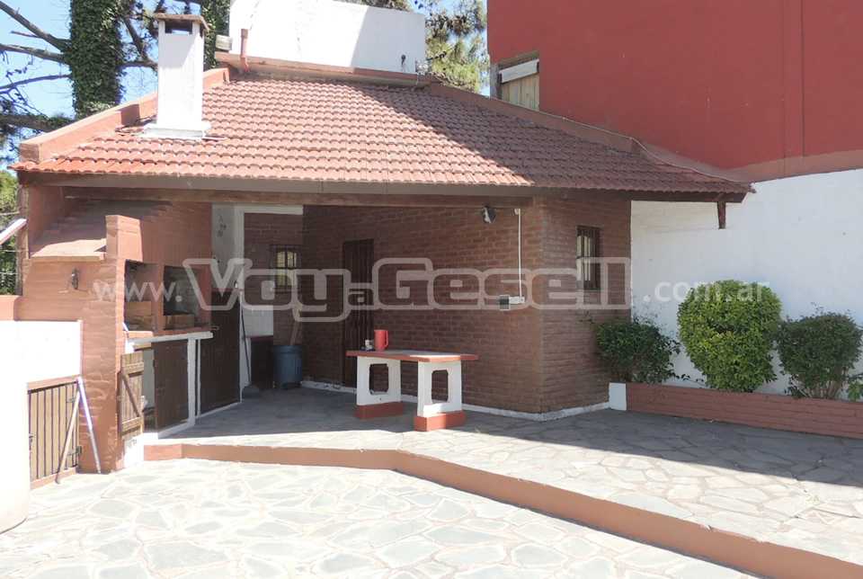 Alquilo Duplex San Jorge 8 en Villa Gesell zona Centro a 200 mts de la Playa
