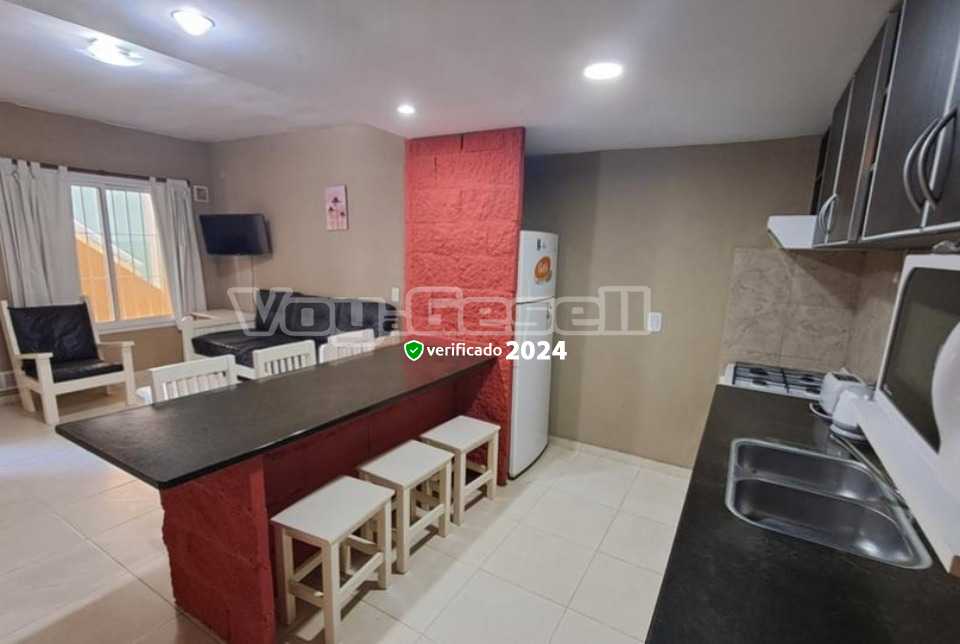 Alquilo Departamento San Jorge IV 2 amb en Villa Gesell zona Centro a 100 Mts de la Playa 