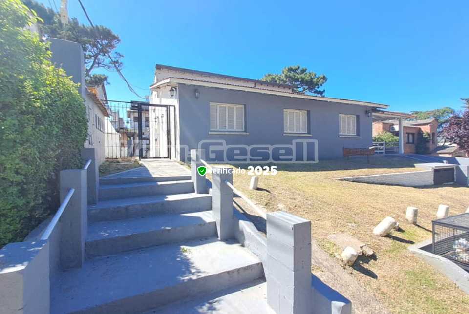 Alquilo Departamento San Luis 24 en Villa Gesell zona Centro a 550 Mts de la Playa 
