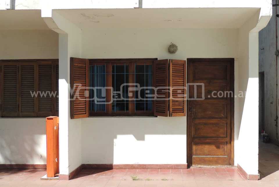 Alquilo Departamento San Luis 7 en Villa Gesell zona Centro Comercial a 550 Mts de la Playa 