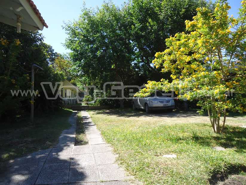 Alquilo Casa Santa Rosa en Villa Gesell zona Centro a 900 Mts de la Playa